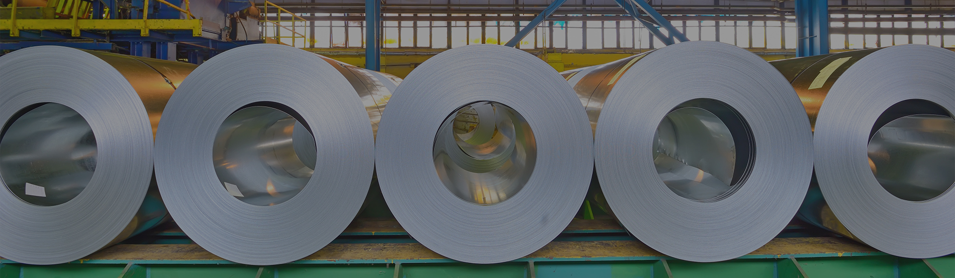 Cold rolling, galvanizing and annealing project in Algeria Algeria 400,000 tons Cold rolled sheet 0.18～1.5×850～1250㎜ 2 sets of reversing 6-high rolling mill, 1 set of pickling train, 1 set of hot galvanizing line, 2 sets of color coating line, 20 sets of bell-type furnace, 1 set of electrolyse degreasing line, 1 set of temper mill as well as 1 set of withdraw and straightening machine